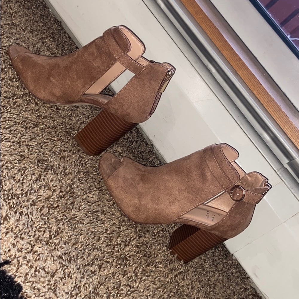 Suede tan booties